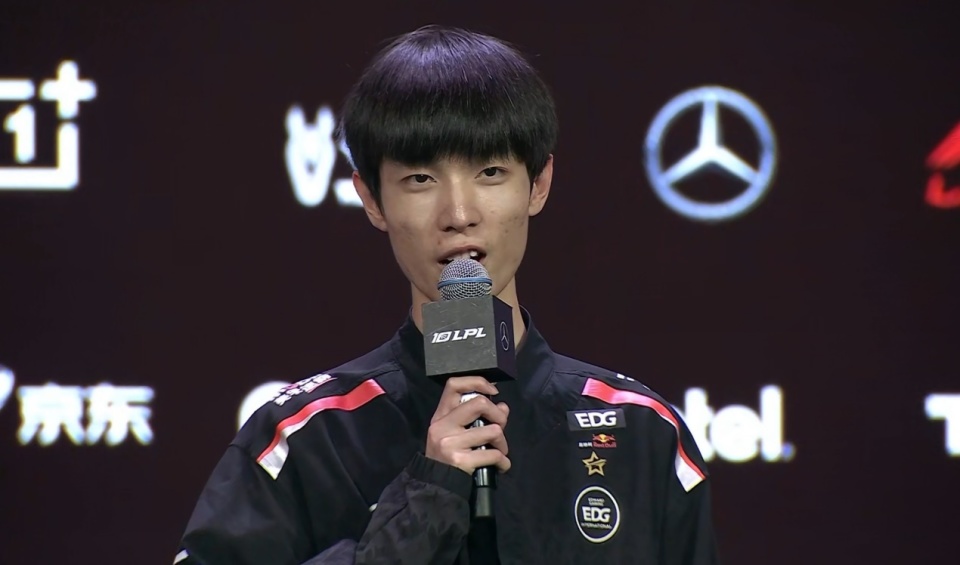 Scout官方宣布出色发挥新规,G2引发争议!赛场气氛高涨 Scout官方宣布出色发挥新规,G2引发争议!赛场气氛高涨