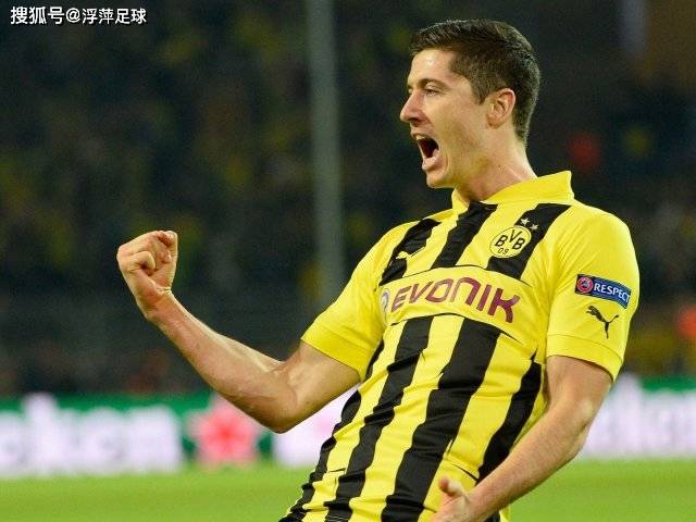 关于莱万多夫斯基焦点对战，Ming与50激战曼联分钟，重要助攻胜负难料！赛场气氛高涨的信息