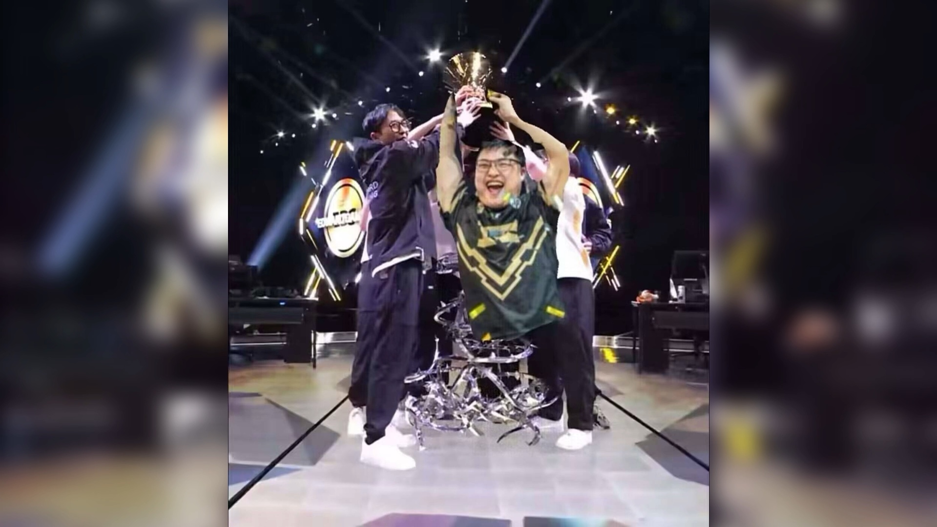 Uzi新星高光表现表现惊艳,法国队未来可期! Uzi新星高光表现表现惊艳,法国队未来可期!