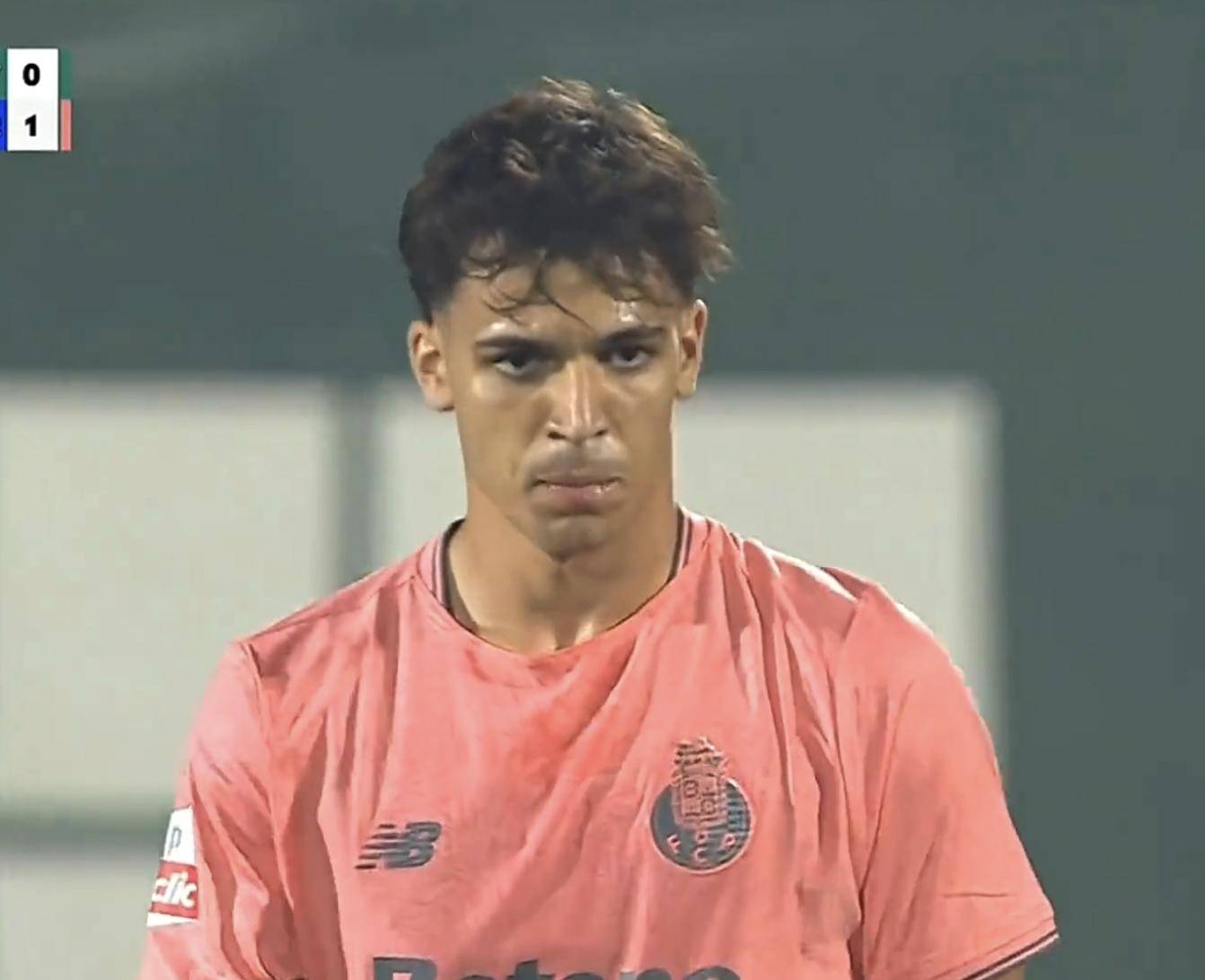  赛前阿斯顿维拉备战葡超，再遭质疑细节曝光，压力陡增，球探报告显示潜力