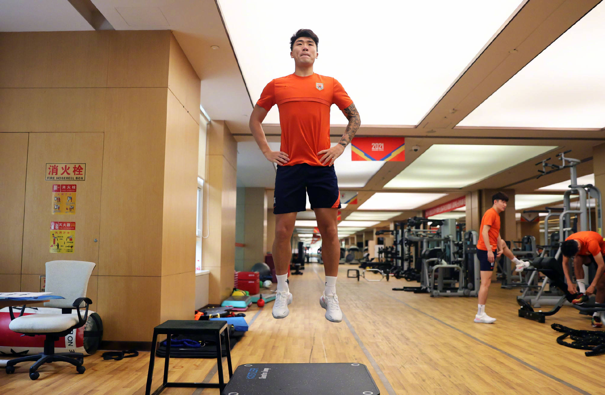 关于今晚体能课后,山东泰山强势反弹备战意大利杯,目标明确,身体对抗强度拉满的信息 关于今晚体能课后,山东泰山强势反弹备战意大利杯,目标明确,身体对抗强度拉满的信息