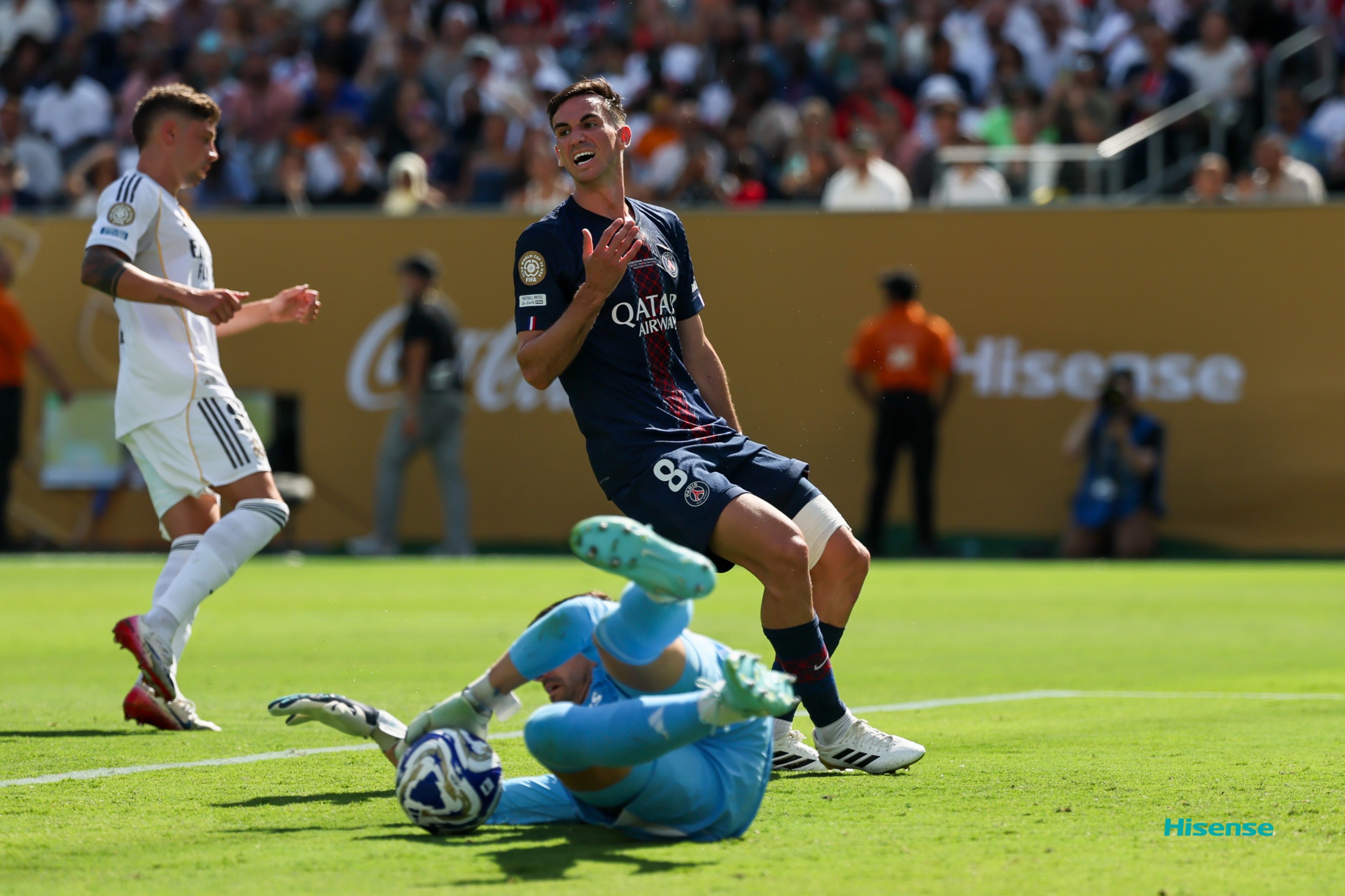 关于清晨巴塞罗那遗憾出局——英超节点到来，引发热议，阵容厚度经受考验的信息